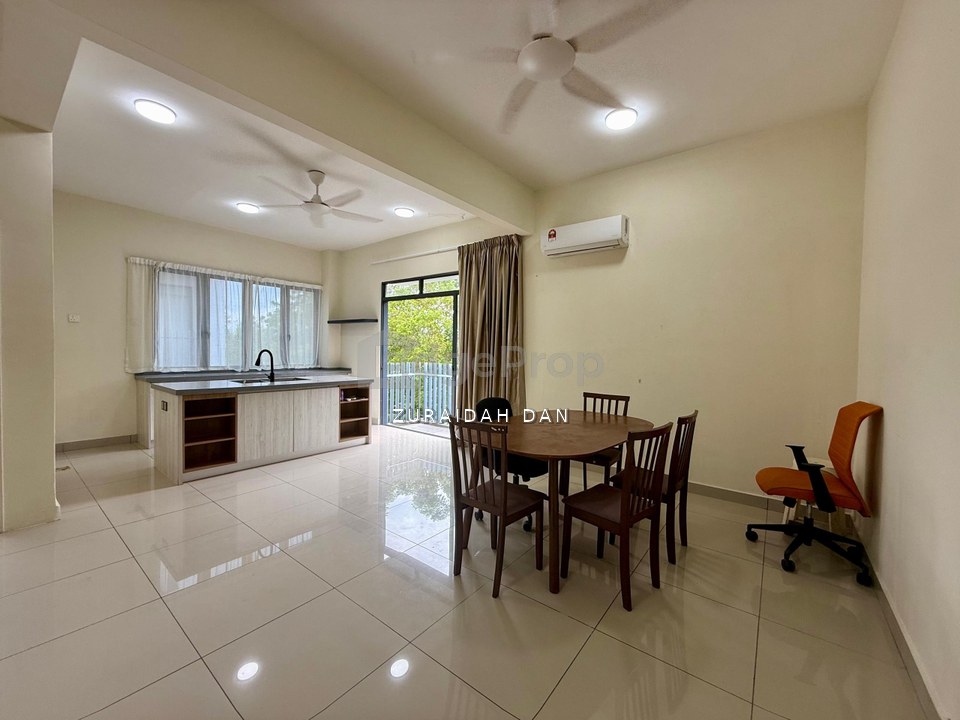 CHEAPEST CORNER LOT & UPPER UNIT! Crescent Park Townhouse, Bandar Bukit Mahkota, Selangor, Bangi