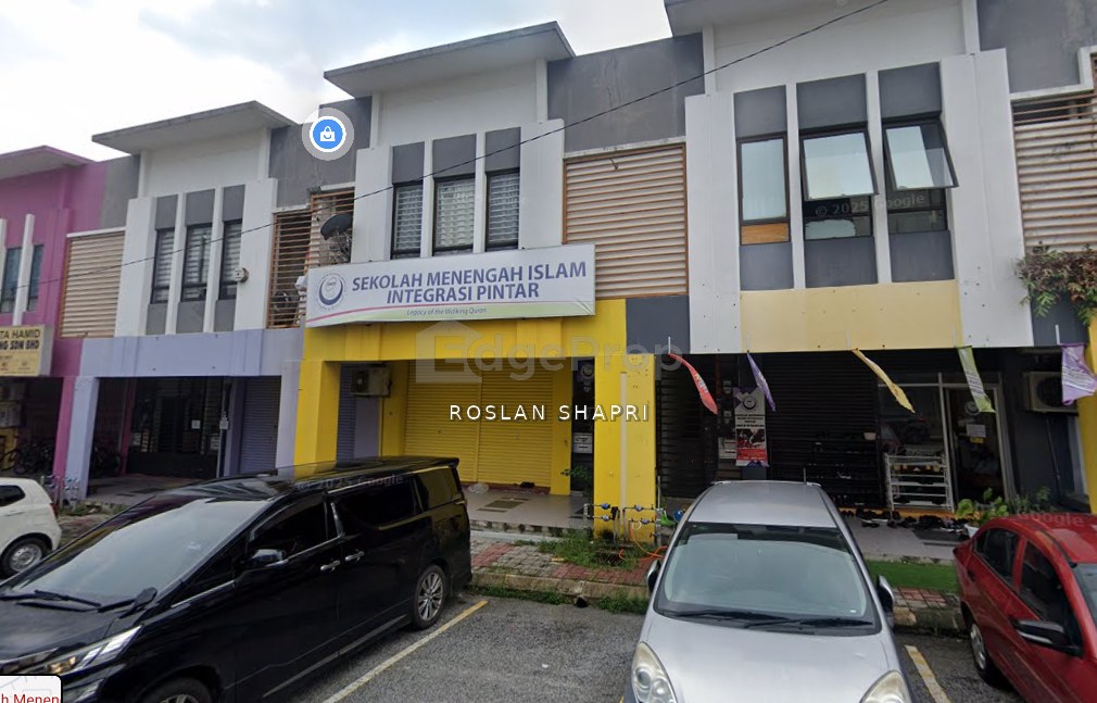 Taman Saujana Utama 3