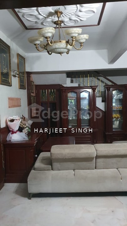 SHAH ALAM SEK 13, 2 TINGKAT CORNER DIUBAHSUAI PENUH DALAM & LUAR, DENGAN KABINET. DEKAT LRT, SEKOLAH, SURAU, HIGHWAY, KEDAI. 019-26664083, Selangor, Shah Alam