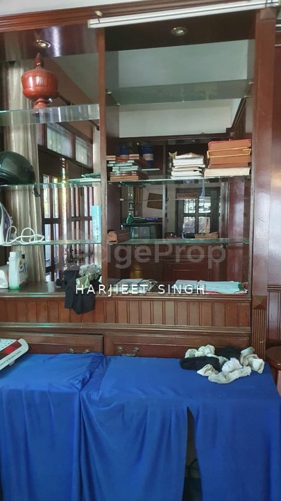 SHAH ALAM SEK 13, 2 TINGKAT CORNER DIUBAHSUAI PENUH DALAM & LUAR, DENGAN KABINET. DEKAT LRT, SEKOLAH, SURAU, HIGHWAY, KEDAI. 019-26664083, Selangor, Shah Alam