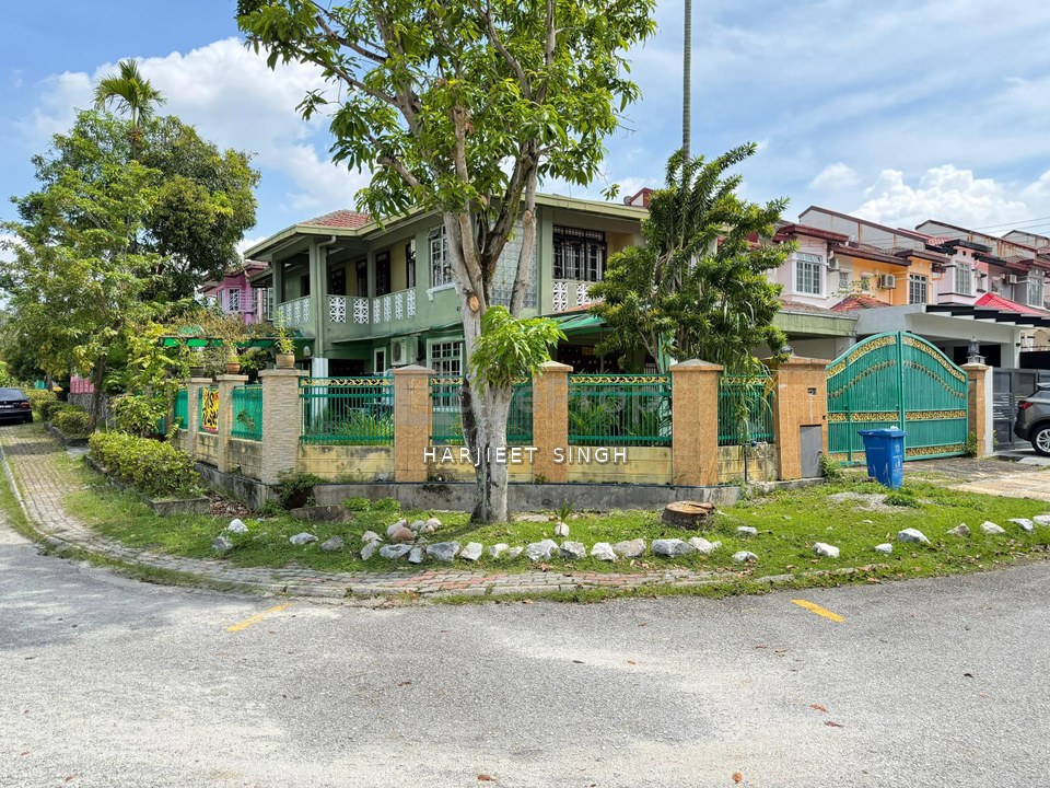 SHAH ALAM SEK 13, 2 TINGKAT CORNER DIUBAHSUAI PENUH DALAM & LUAR, DENGAN KABINET. DEKAT LRT, SEKOLAH, SURAU, HIGHWAY, KEDAI. 019-26664083, Selangor, Shah Alam