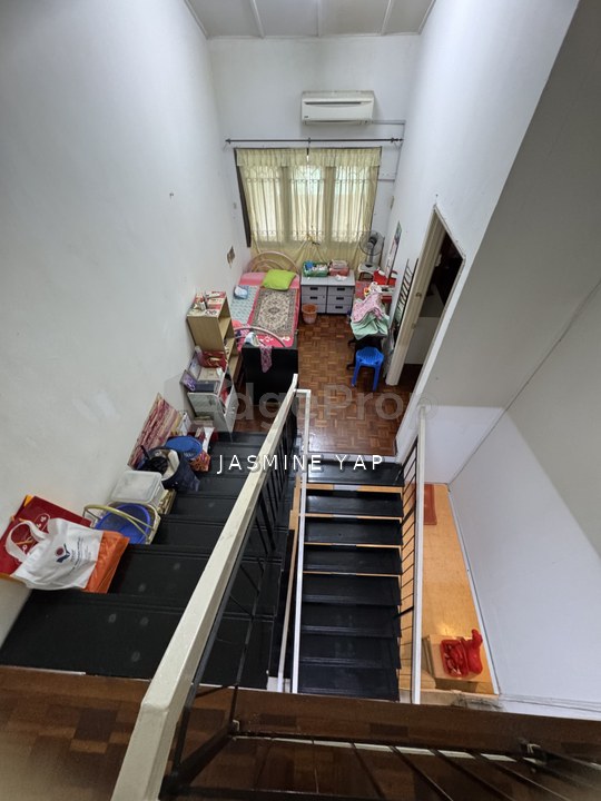2.5 Storey Landed House WELL KEPT FULLY EXTENDED in Ampang Selangor, Selangor, Ampang