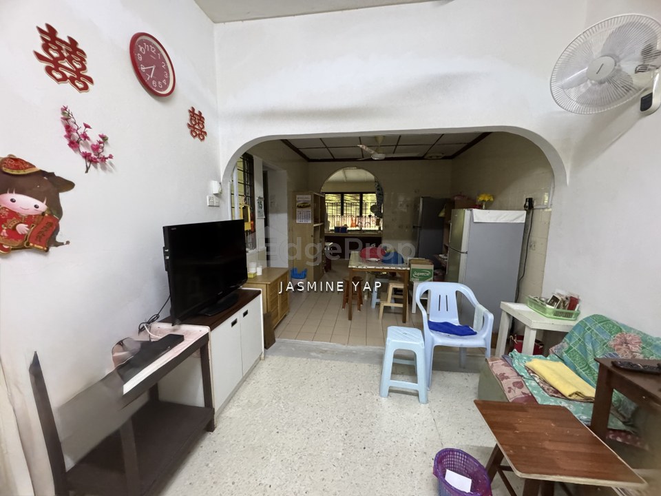 2.5 Storey Landed House WELL KEPT FULLY EXTENDED in Ampang Selangor, Selangor, Ampang