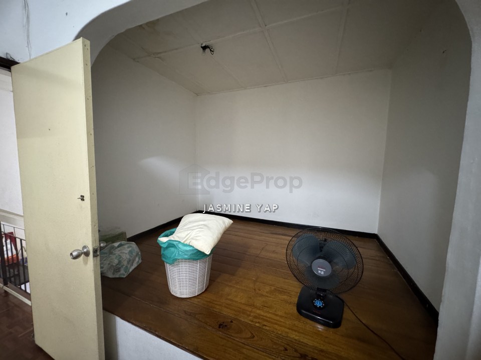 2.5 Storey Landed House WELL KEPT FULLY EXTENDED in Ampang Selangor, Selangor, Ampang