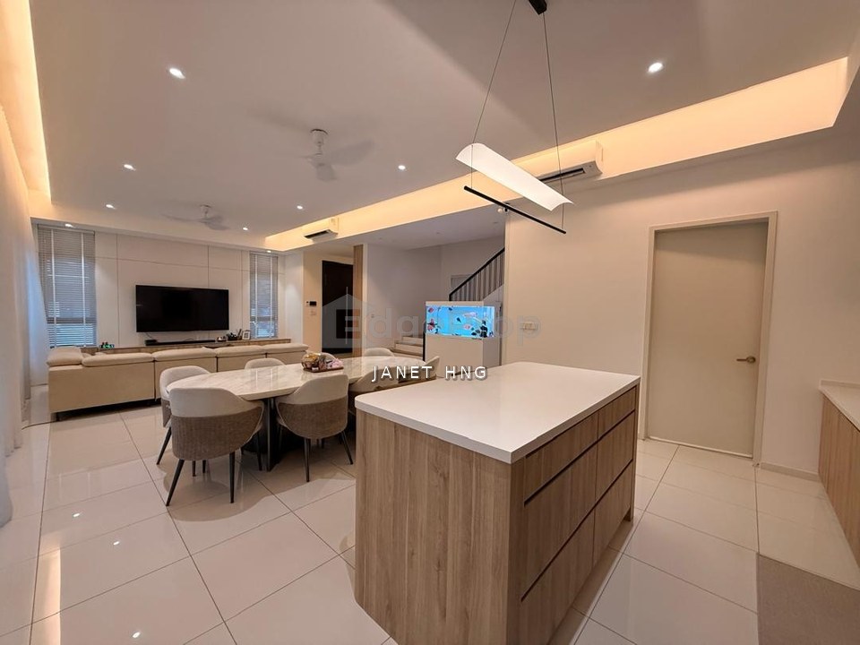 Fully Furnished 2 Storey Park Villa for Sale, Selangor, Telok Panglima Garang