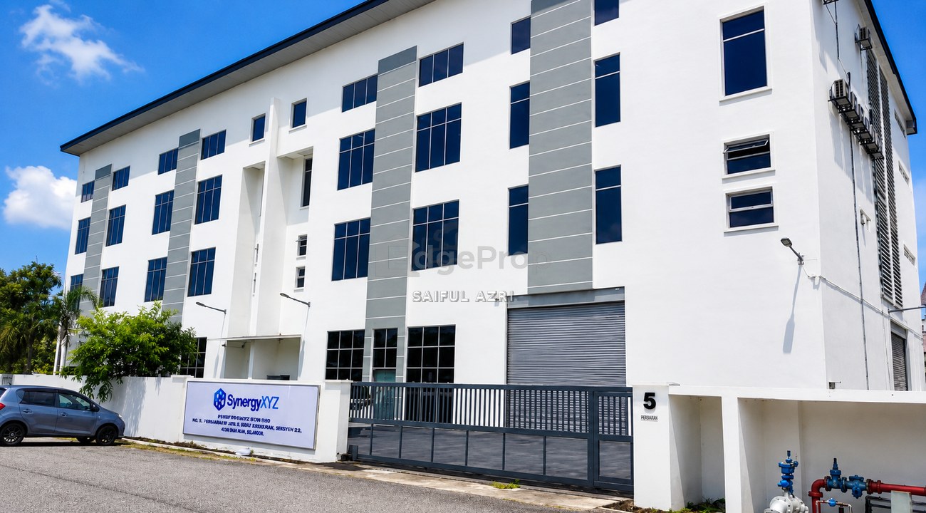 56,000 SQ.FT. WAREHOUSE FOR RENT | 4 STOREYS | CARGO LIFT | 3-TON LOADING | RM60K/MONTH