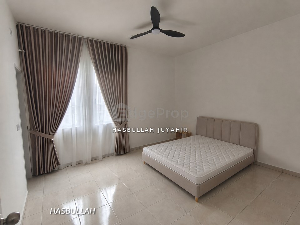 SEMI FURNISHED DOUBLE STOREY, M SENYUMIA, BANDAR BARU SALAK TINGGI, SELANGOR, Selangor, Sepang