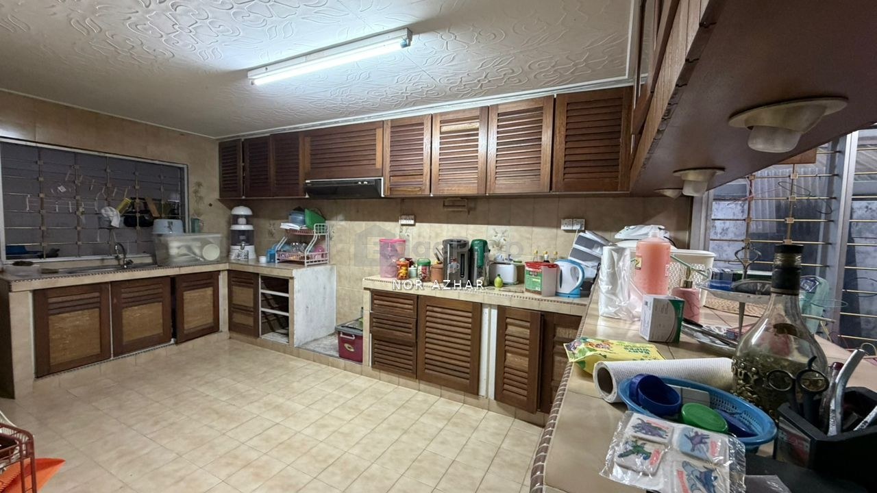 2 storey Semi D Intermediate Jalan Haji Busu Batu Buruk Kuala Terengganu RM 750 000 serious nego, Terengganu, Kuala Terengganu