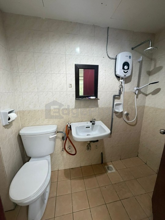Flora Apartment, Damansara Perdana, The Curve, End Lot