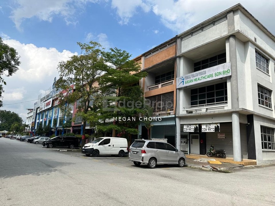 3 Storey Shop Taman Perindustrian Axis Taman Sri Muda Seksyen 25 Shah Alam, Selangor, Klang