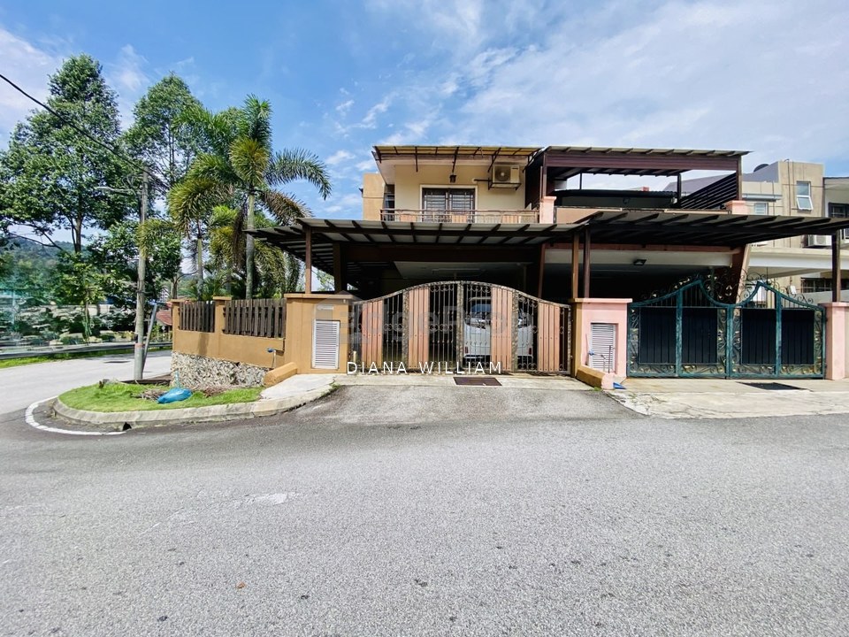 CORNER LOT TAMAN RIANA UKAY 2 STOREY TERRACE  FOR SALE