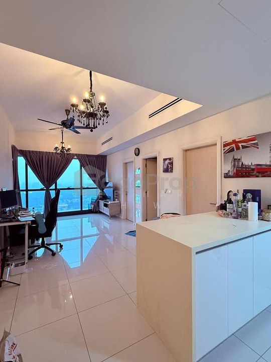 Icon Residenz @ Icon City condo partly furnished in good condition