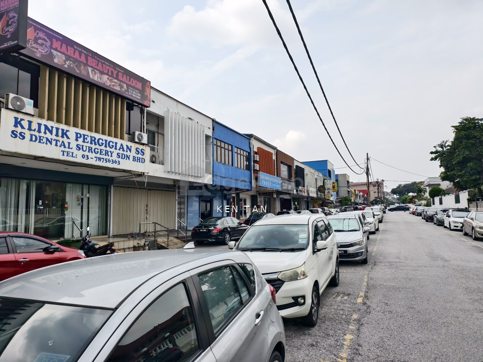 𝗦𝗦𝟯 𝗣𝗝 𝗦𝗵𝗼𝗽𝗹𝗼𝘁 Ground Floor Facing Inner Main Road for RENT