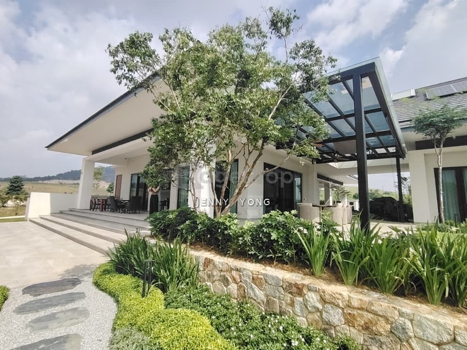 Anyara Hills