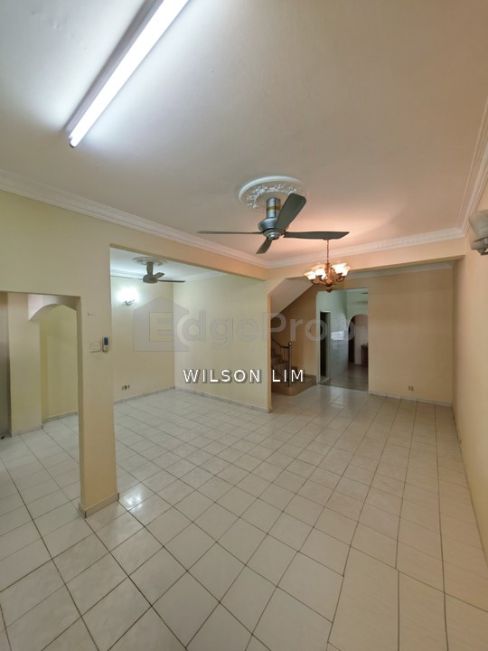 Full extended kitchen, covered car porch at Bandar Bukit Tinggi Klang