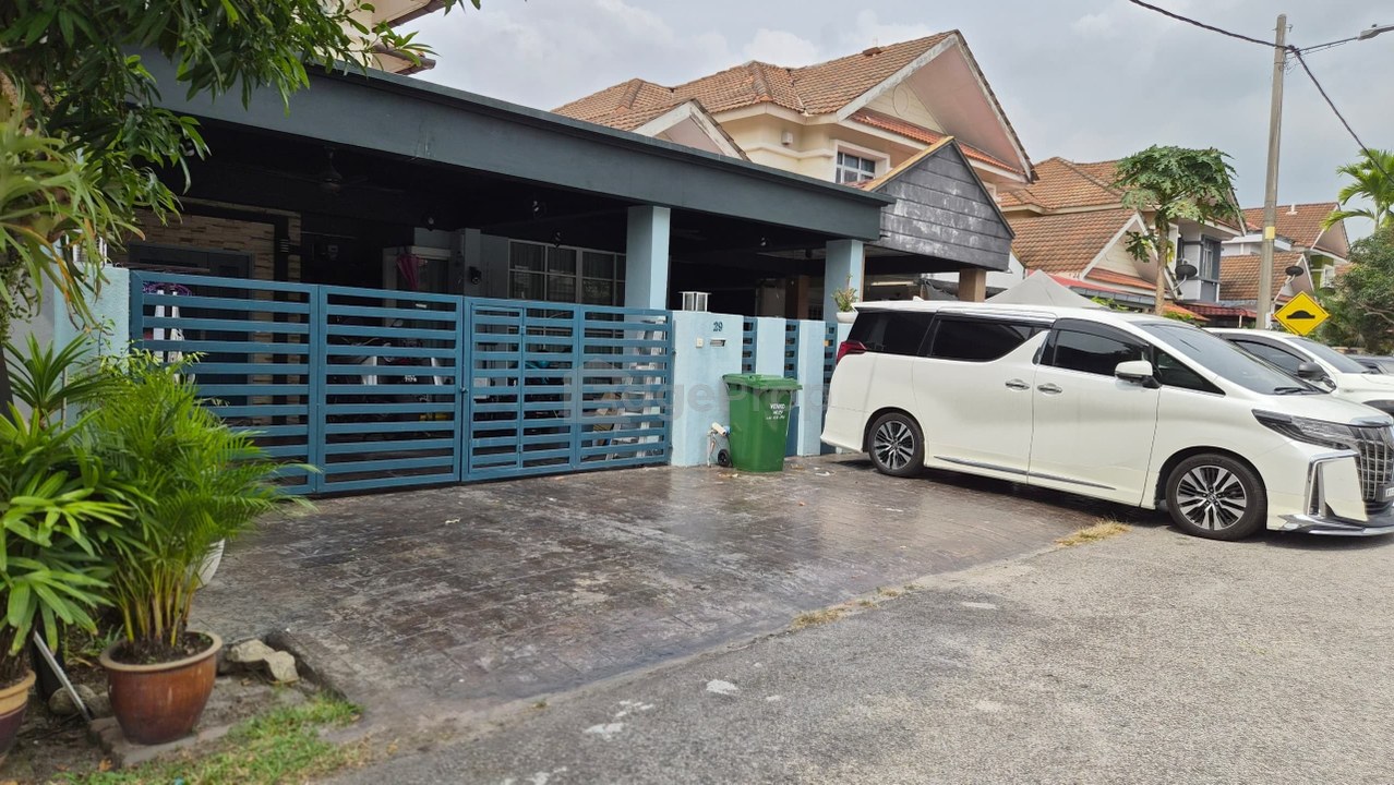 Lorong Az-Zaharah 10/18