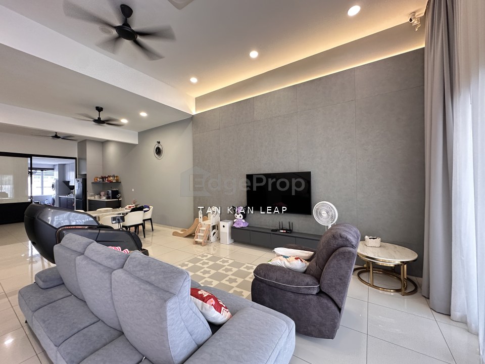 Kajang Semanja Garden Homes 2 Storey Superlink House 22x81 Freehold Gated Guarded