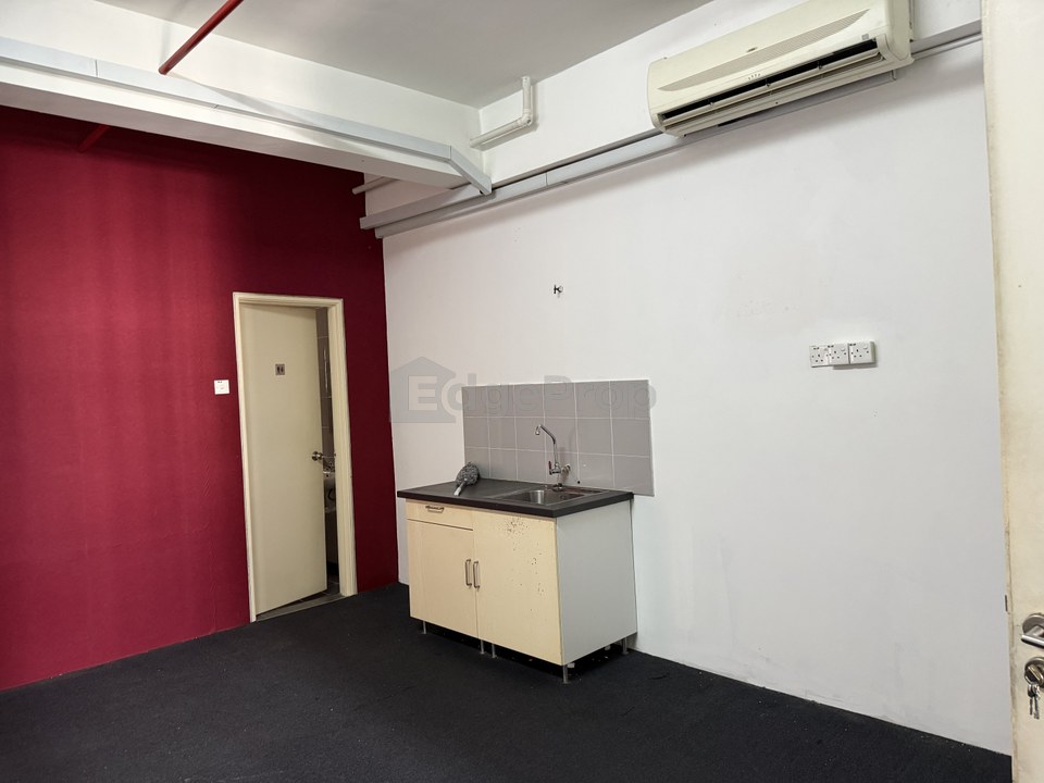 Office unit for rent in Menara Prima