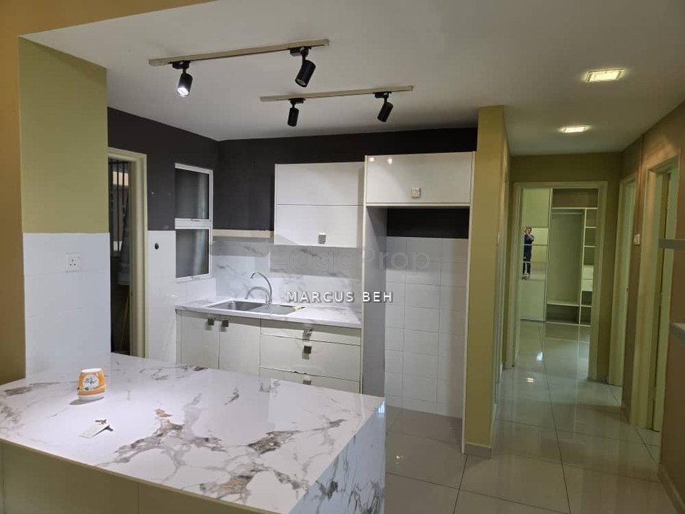 The Zest Condo ( Move in condition 350m to LRT ) @ Kinrara Puchong for Rent, Selangor, Bandar Kinrara Puchong