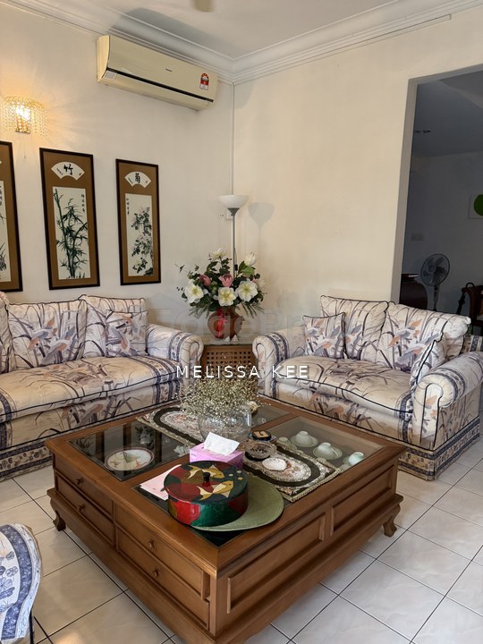 2 storey Semi Detached house in SS2 For Sale 