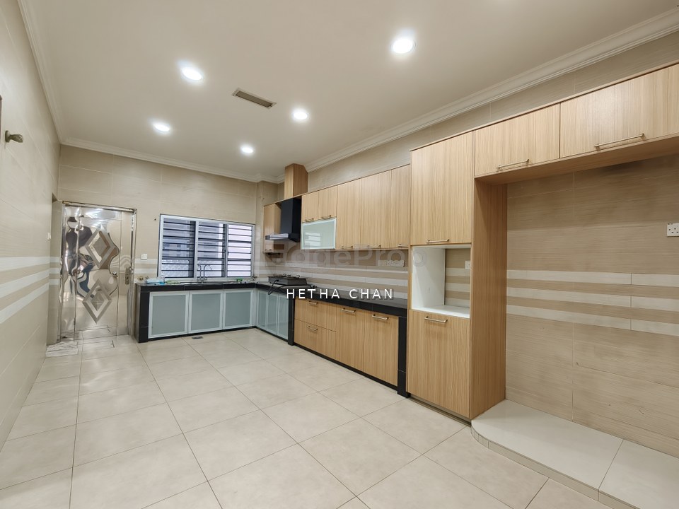 Taman Selesaria @ Happy Garden Three Storey Superlink For Sale Fully Extended, Kuala Lumpur, Kuchai Lama