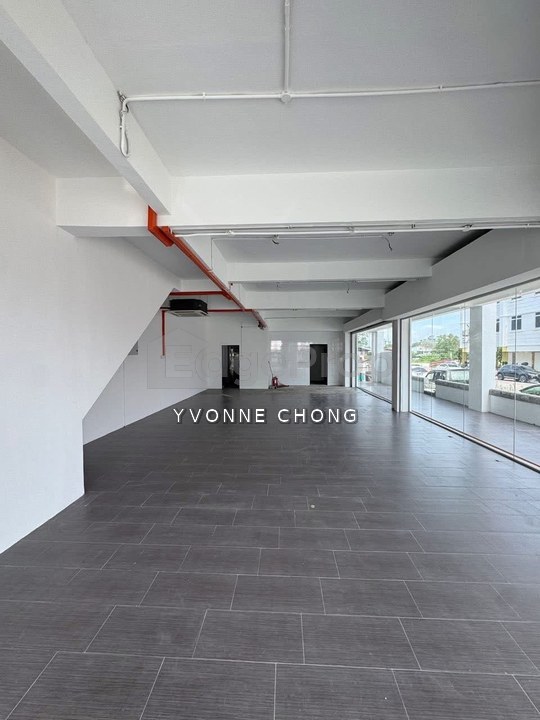 Corner lot 3 storey shoplot for sale @ Nusa Bestari 